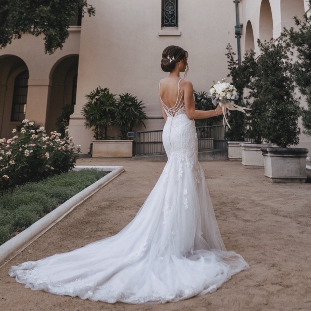 Stella York Elegant Lace Wedding Dress